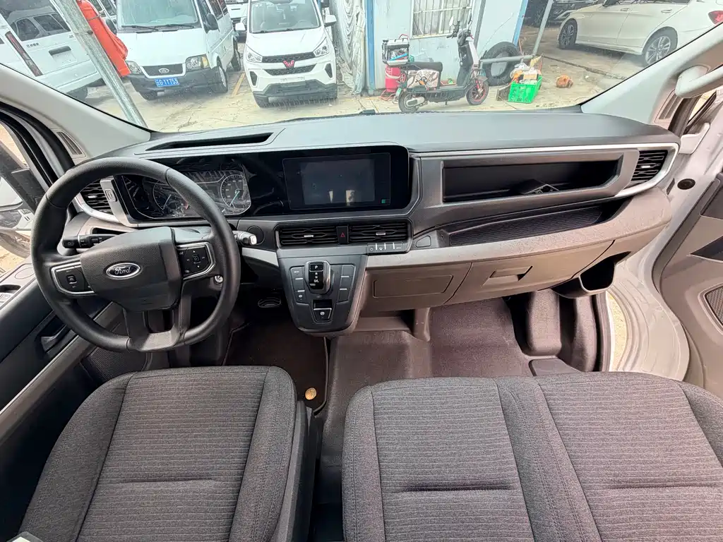 Ford Transit — миниатюра 10