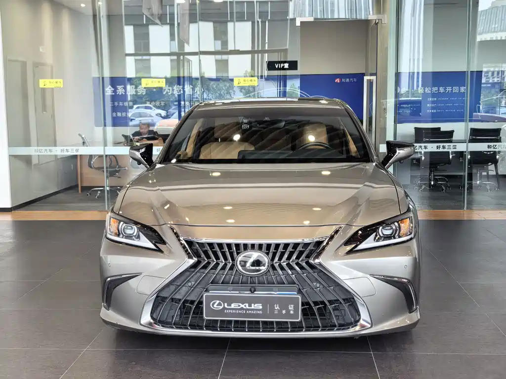Lexus ES — миниатюра 2