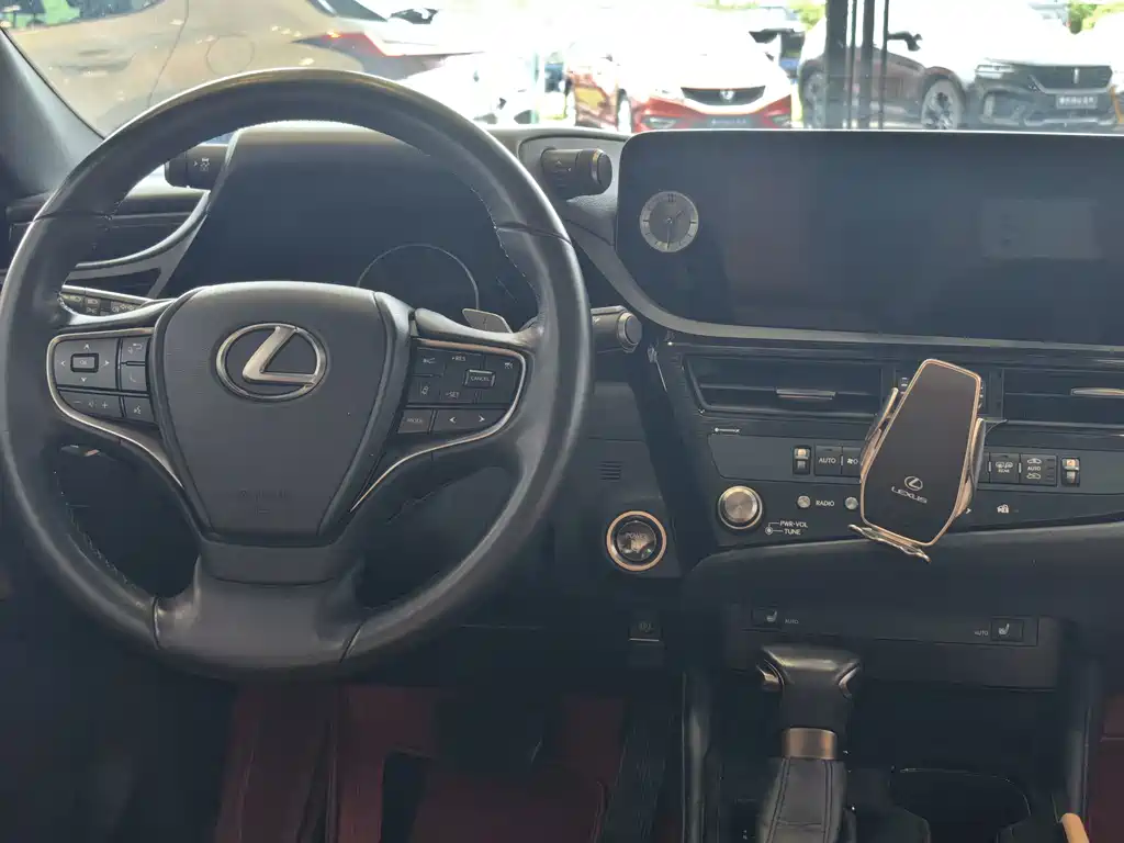 Lexus ES — миниатюра 8