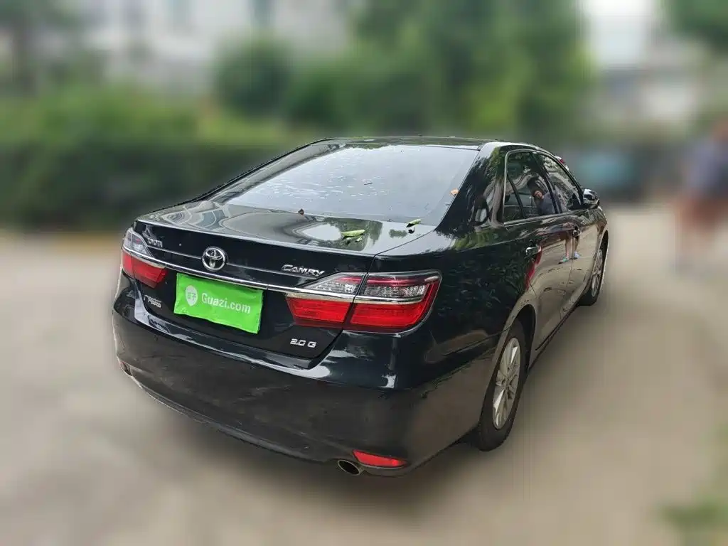 Toyota Camry — миниатюра 5