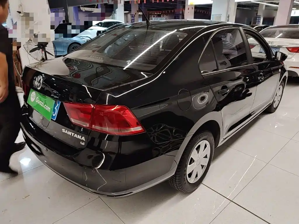 Volkswagen Santana — миниатюра 5