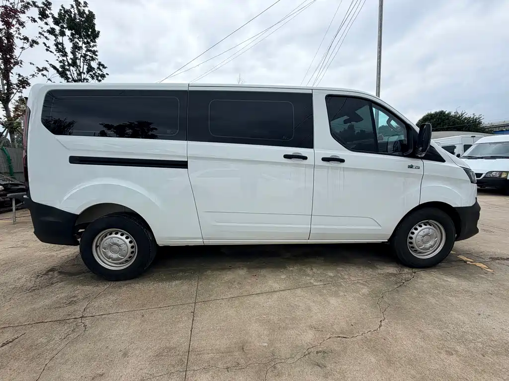 Ford Transit — миниатюра 16
