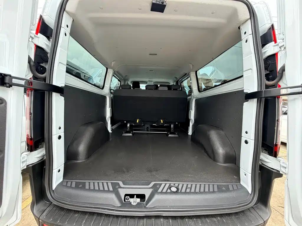 Ford Transit — миниатюра 13