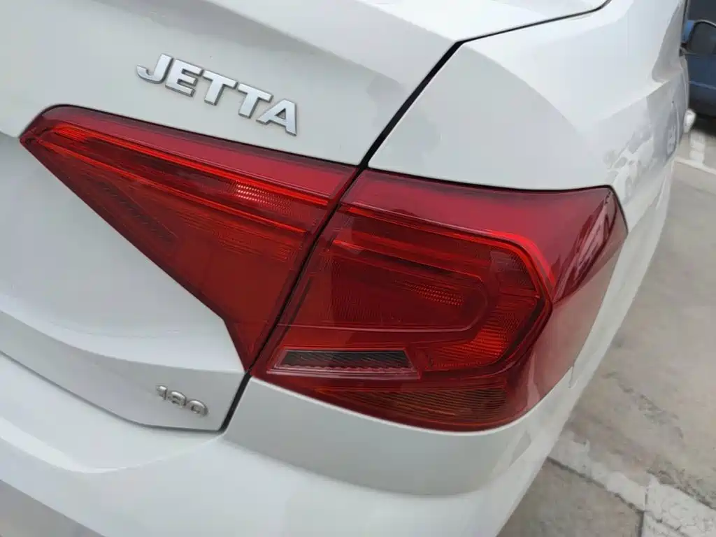 Volkswagen Jetta — миниатюра 8