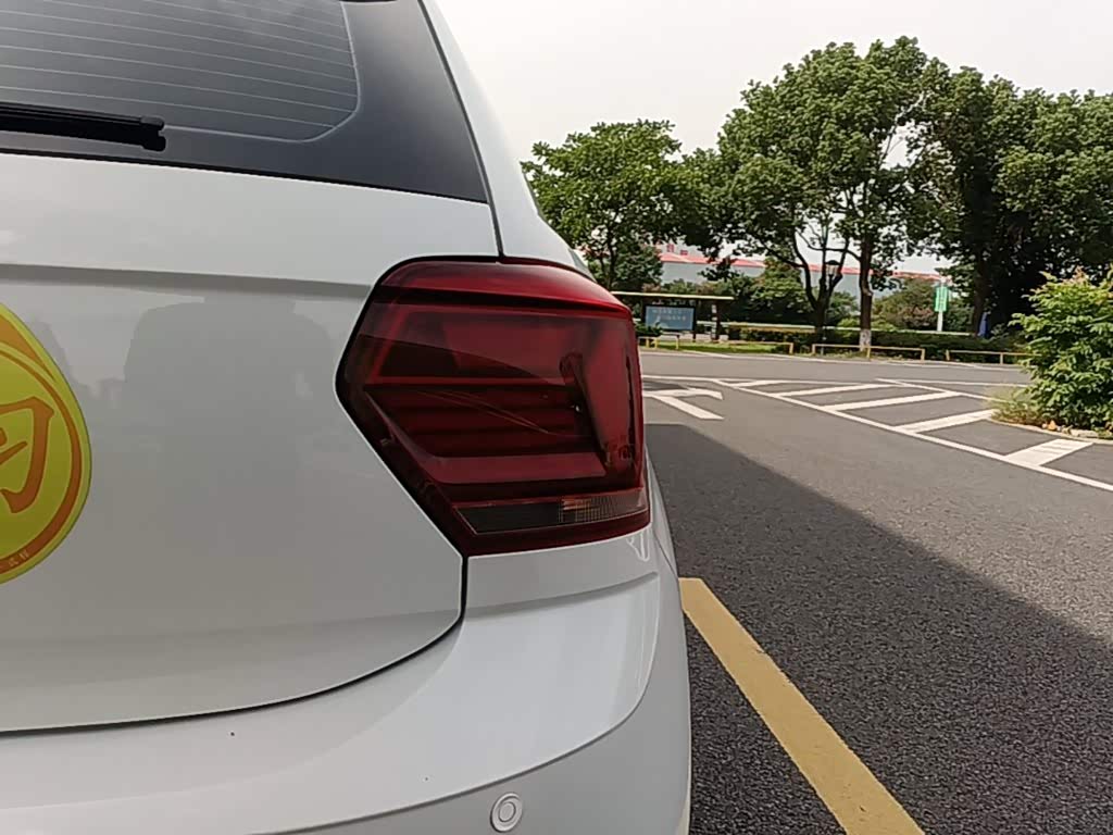 Volkswagen Polo 1.5 л 2024 г. Белый, пробег 2300 км