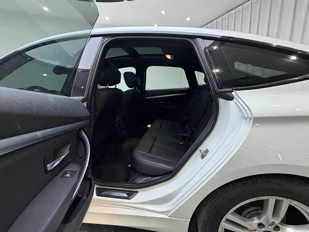 BMW 3 Series GT — миниатюра 10