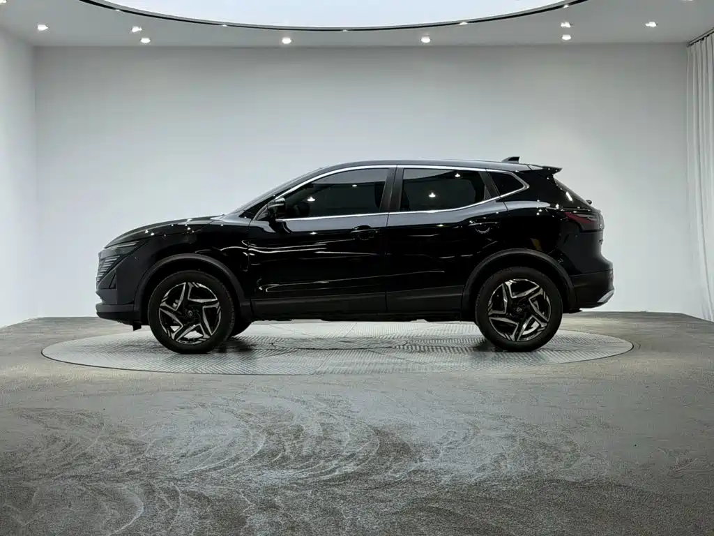 Nissan Qashqai — миниатюра 3