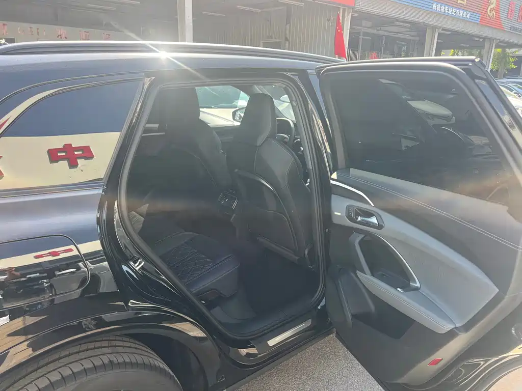 Audi Q5L — миниатюра 16