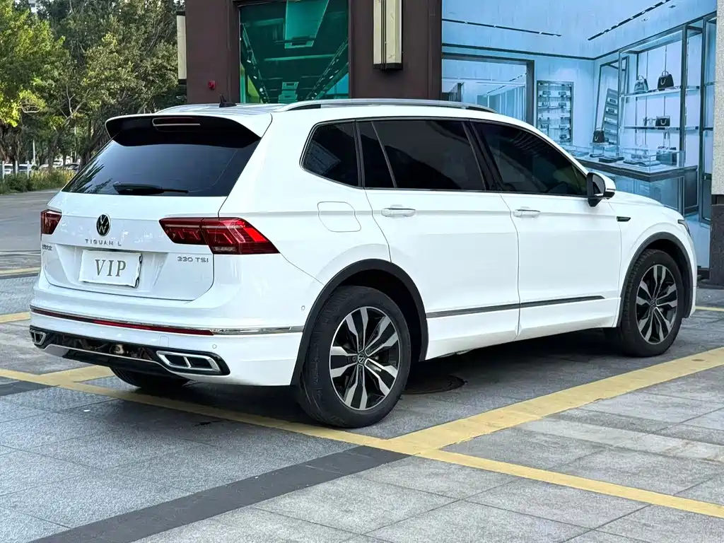 Volkswagen Tiguan L — миниатюра 3