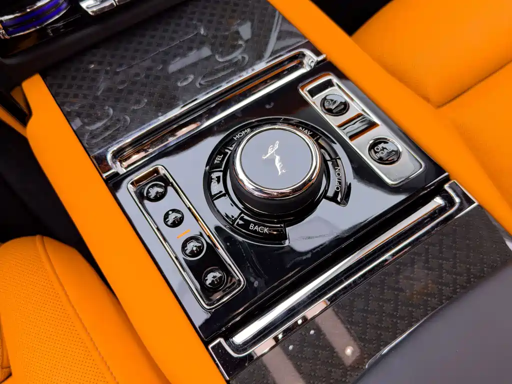 Rolls-Royce Cullinan — миниатюра 30