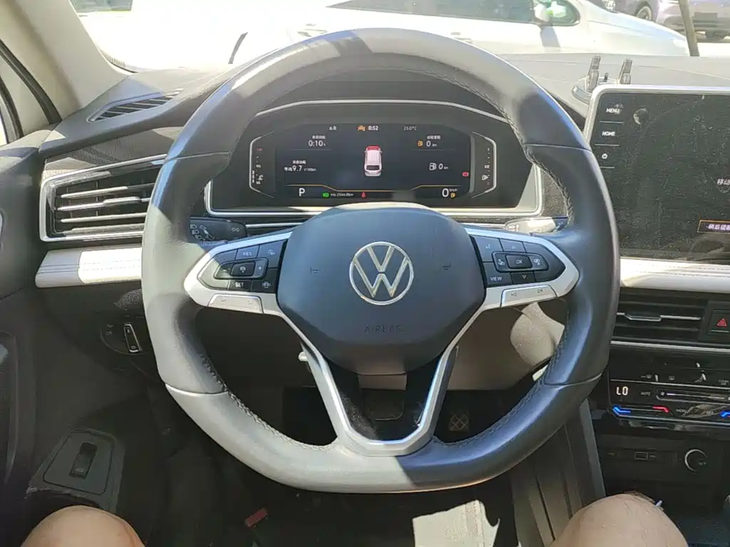 Volkswagen Tiguan L — миниатюра 11