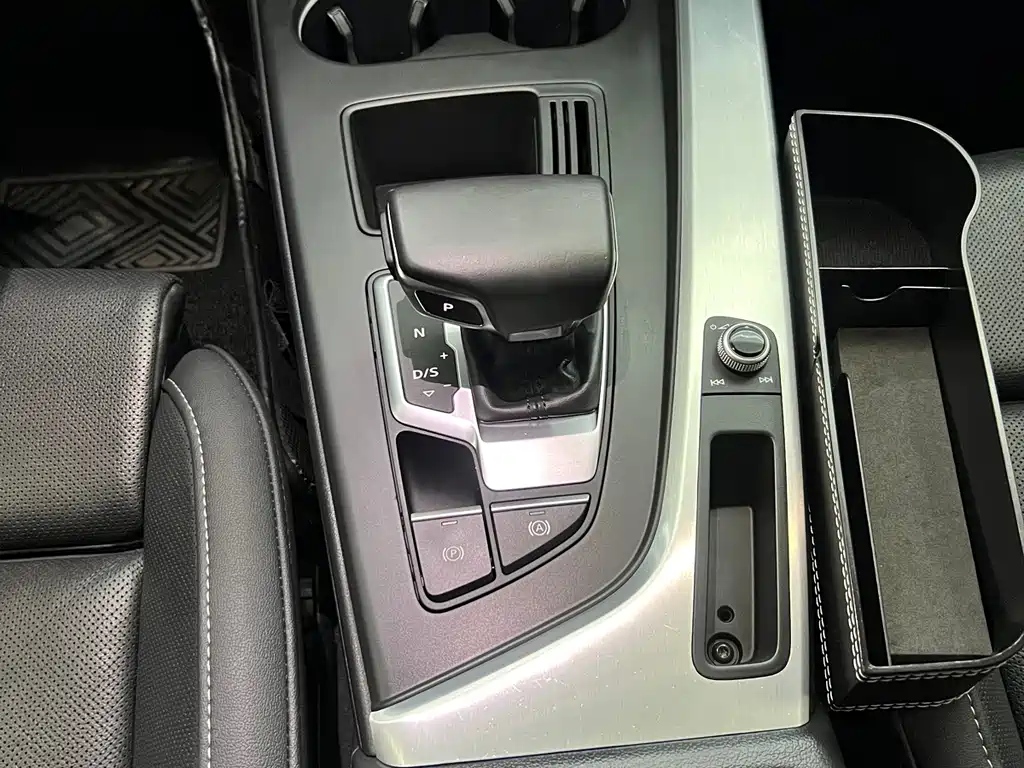 Audi A4L — миниатюра 11