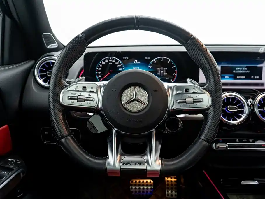 MERCEDES-BENZ GLB AMG