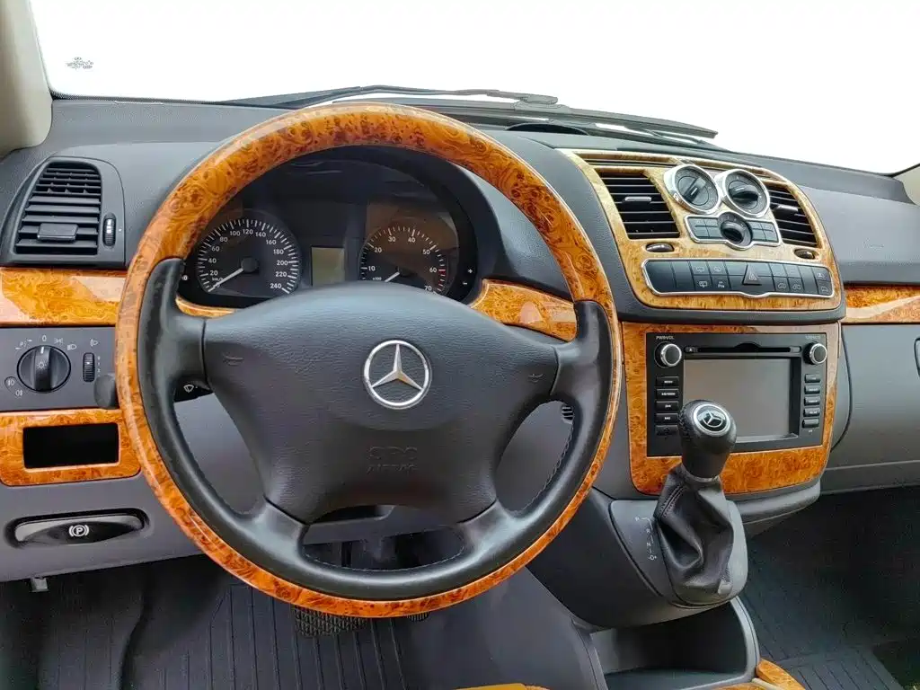 Mercedes-Benz Vito — миниатюра 14