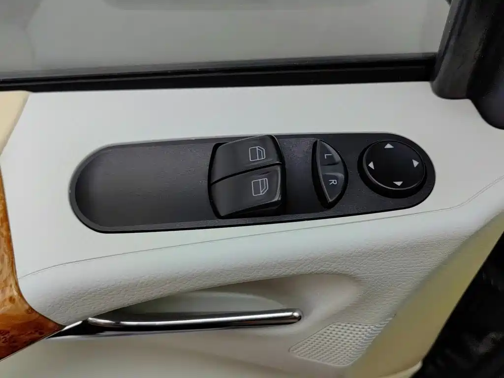Mercedes-Benz Vito — миниатюра 7