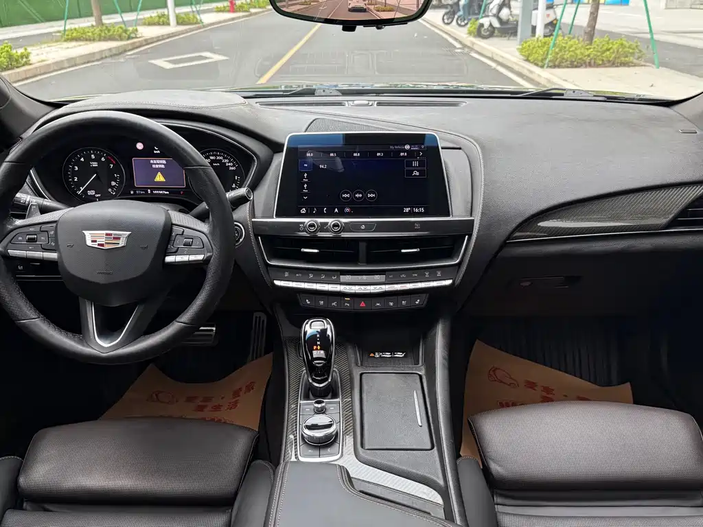 Cadillac CT5 — миниатюра 12