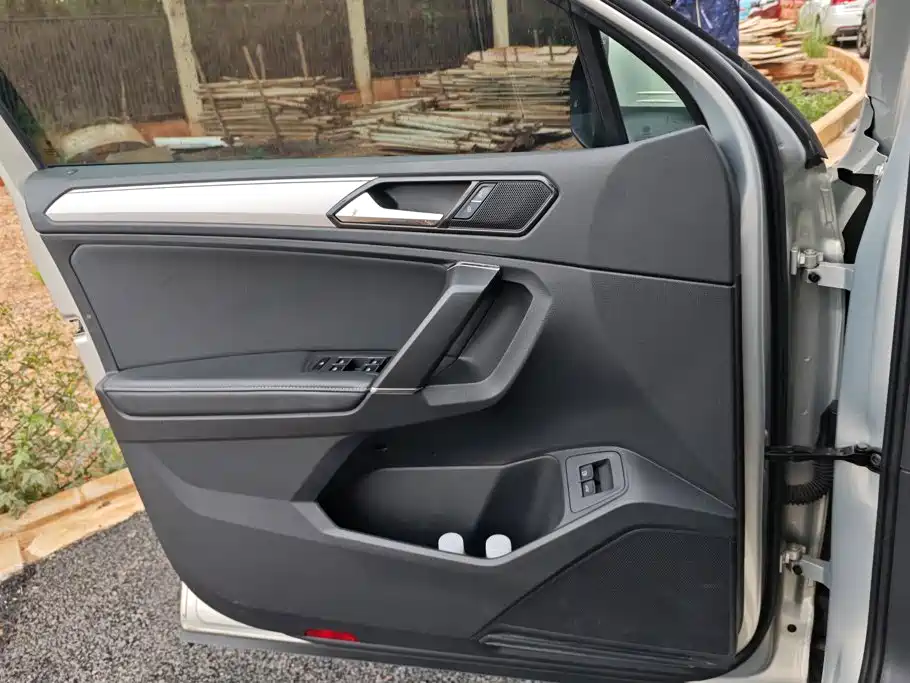 Volkswagen Tiguan L PHEV — миниатюра 7