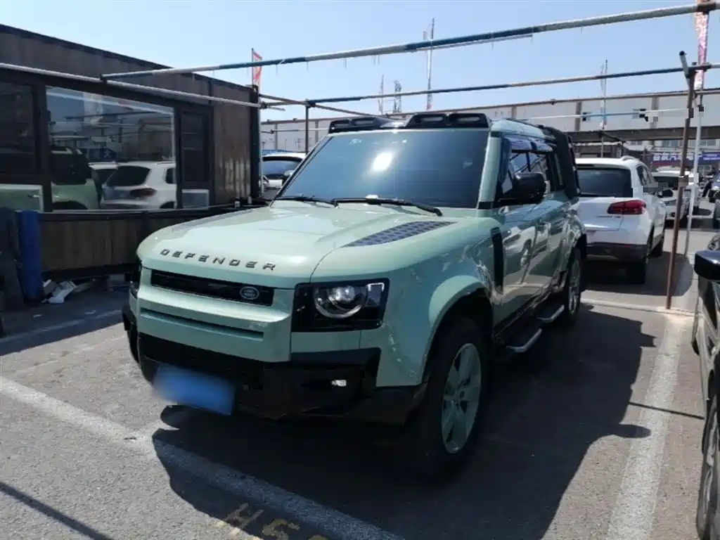 Land Rover Defender 2023