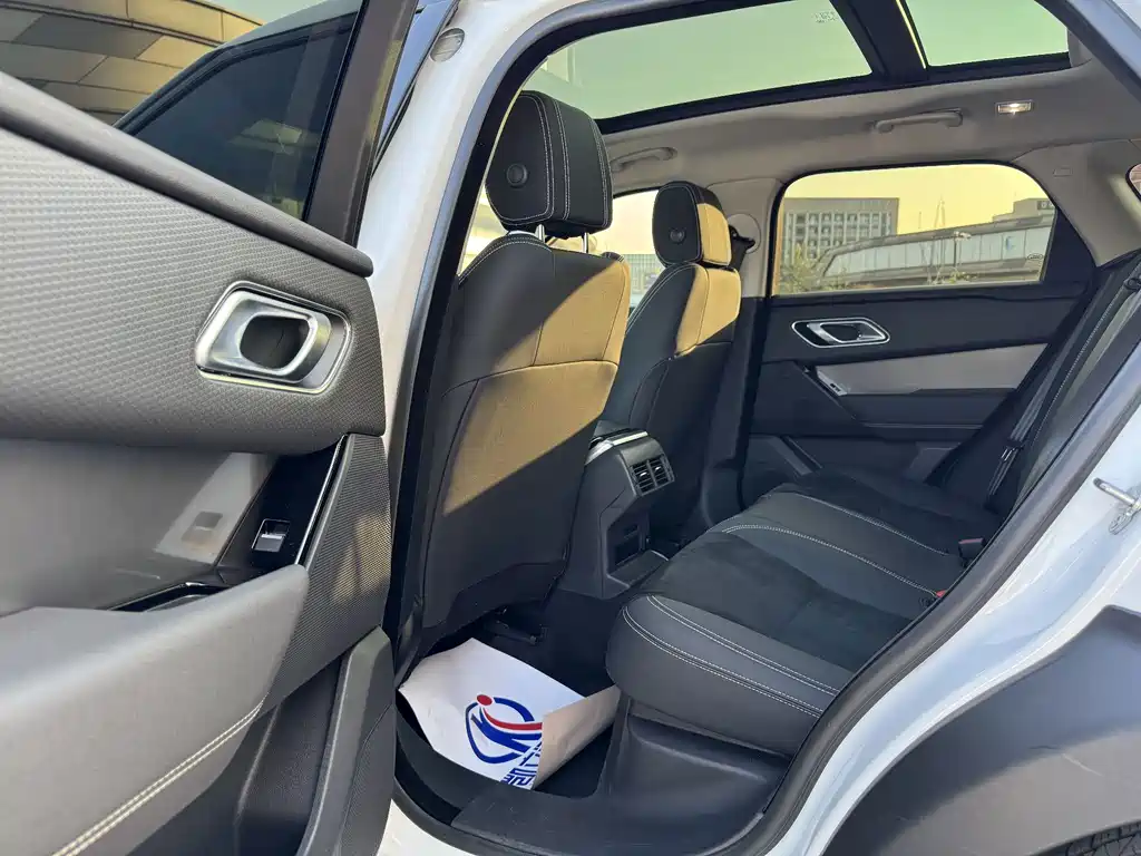 Land Rover Velar — миниатюра 10