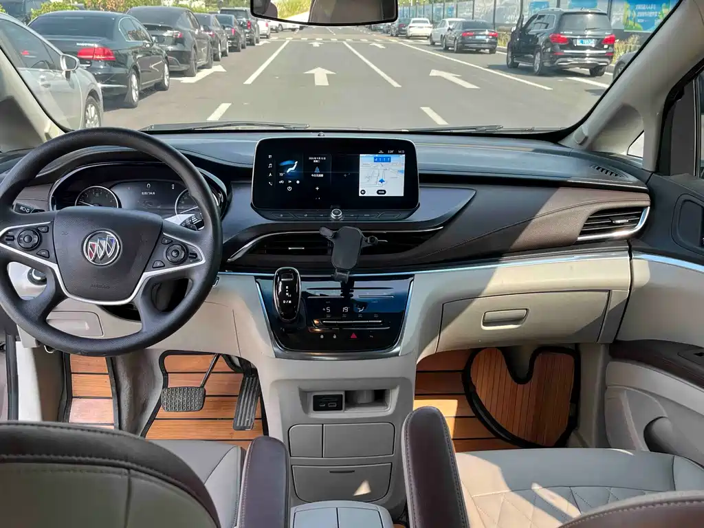 Buick GL8 — миниатюра 7