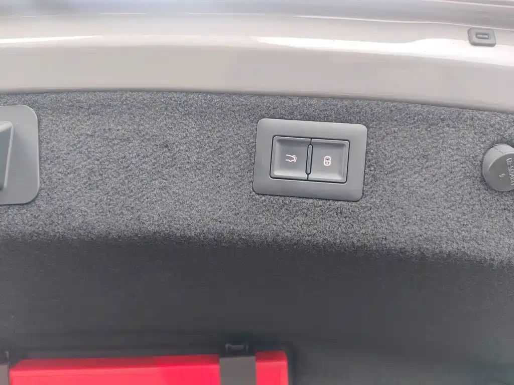 BYD Han — миниатюра 19