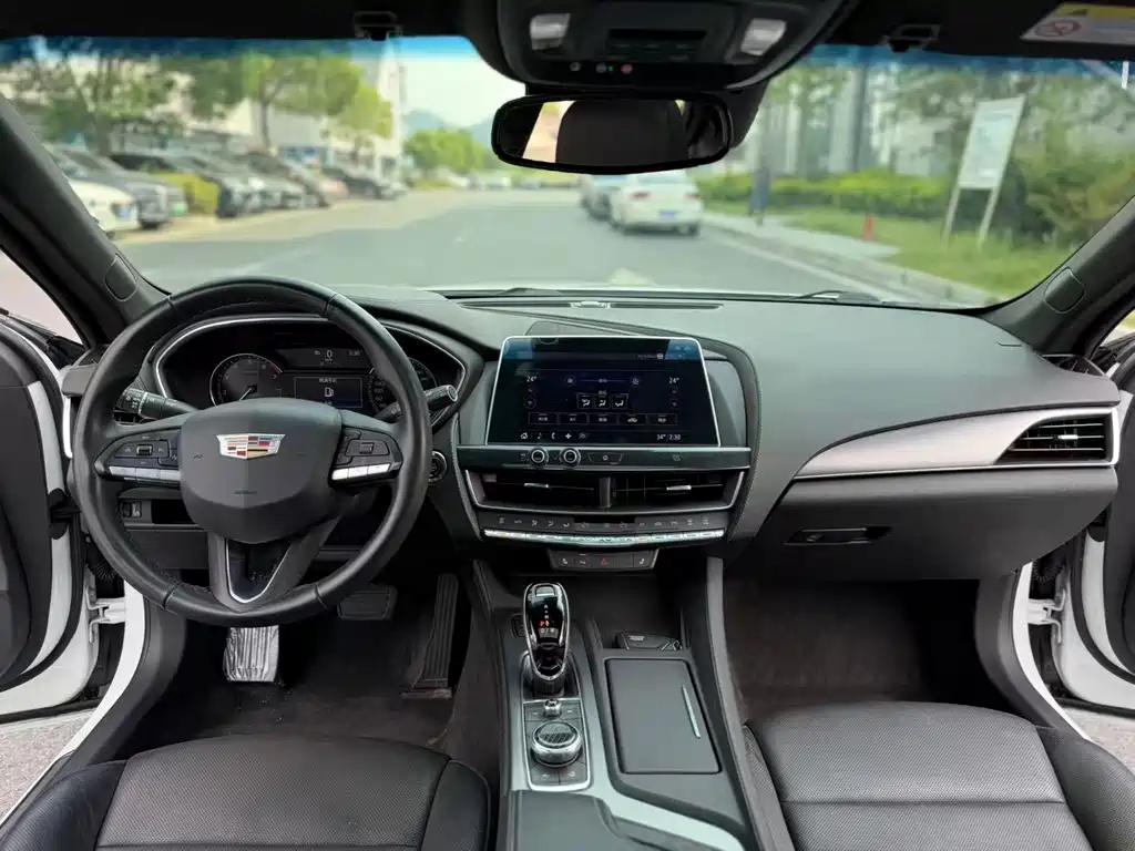 Cadillac CT5 — миниатюра 11