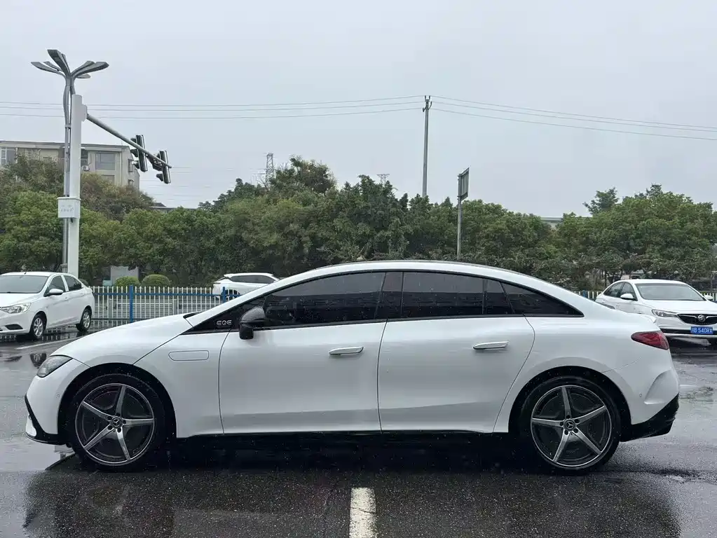 Mercedes-Benz EQE — миниатюра 3