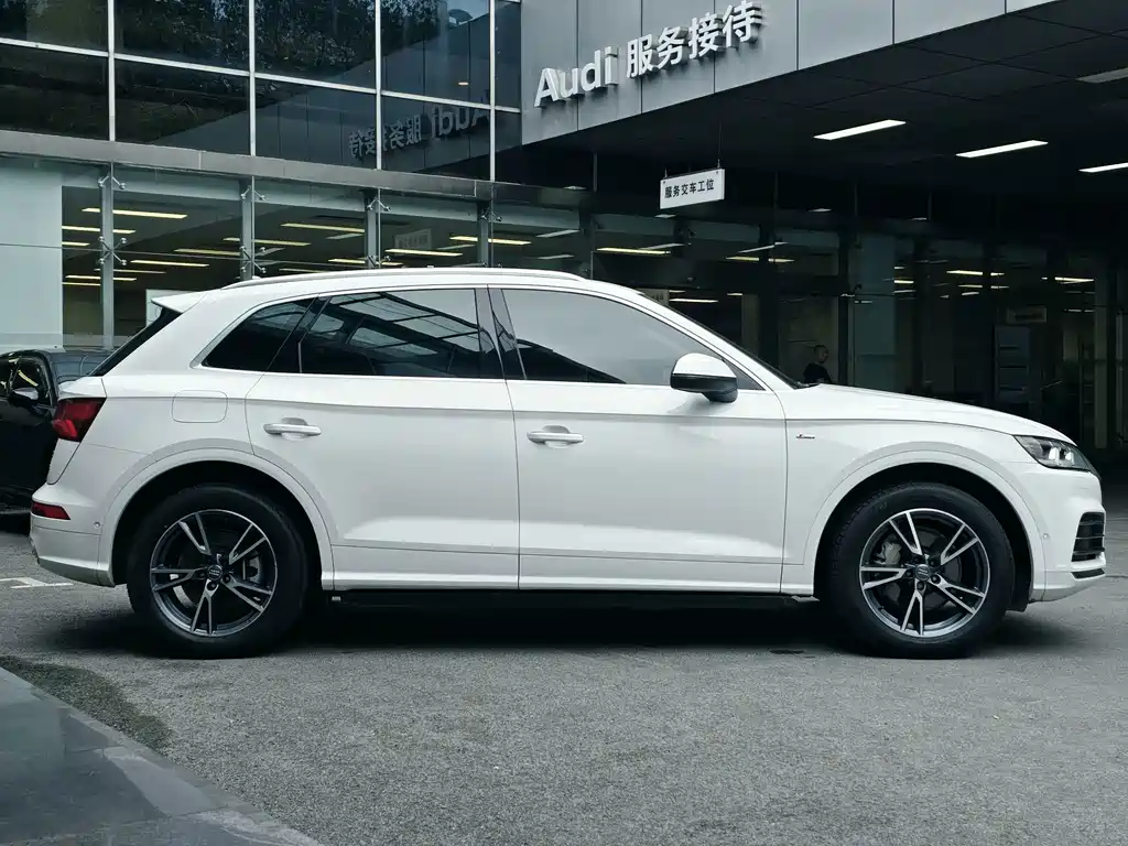 Audi Q5L — миниатюра 3