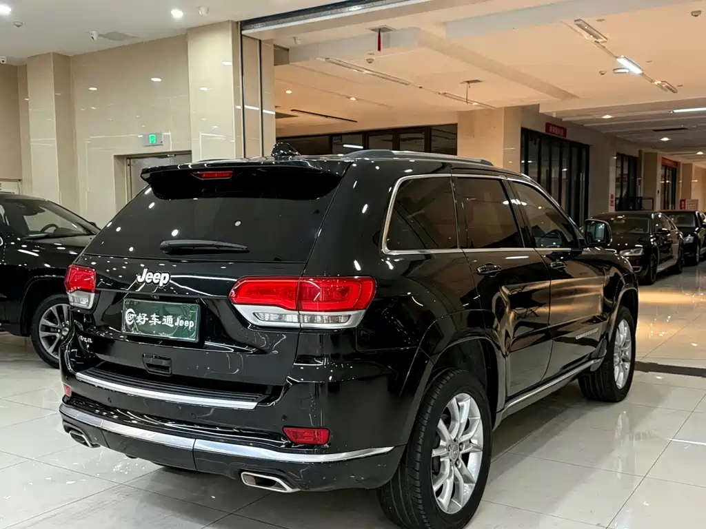 Jeep Grand Cherokee (Import) — миниатюра 16