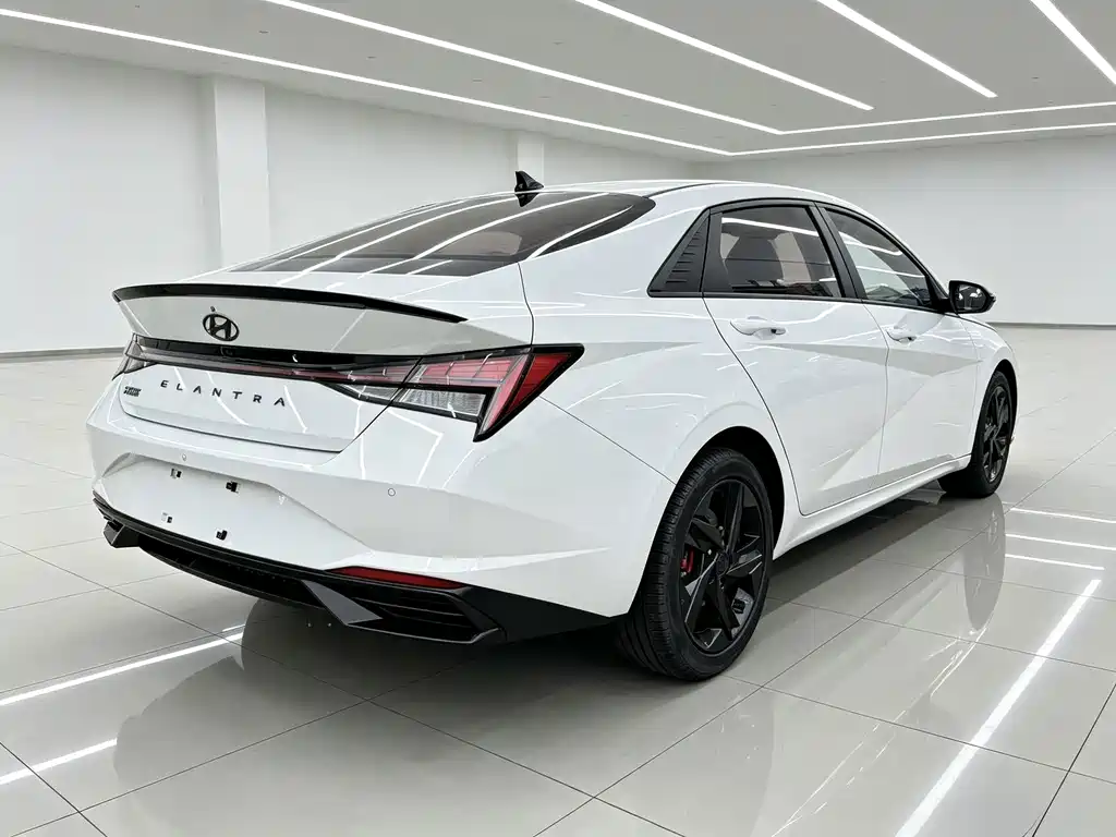 Hyundai Elantra — миниатюра 6