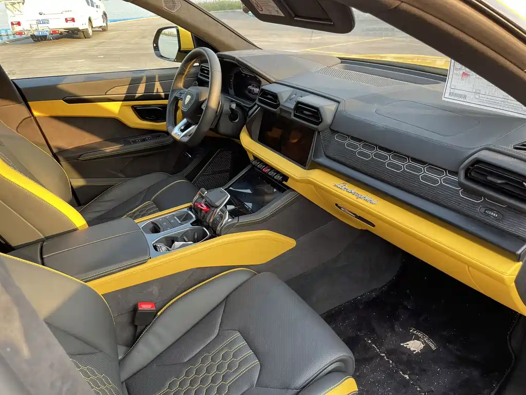 Lamborghini Urus SE — миниатюра 11