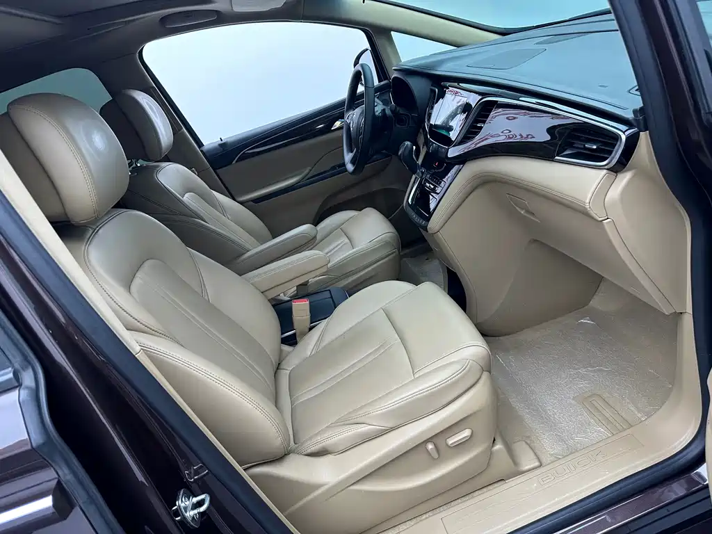 Buick GL8 — миниатюра 7
