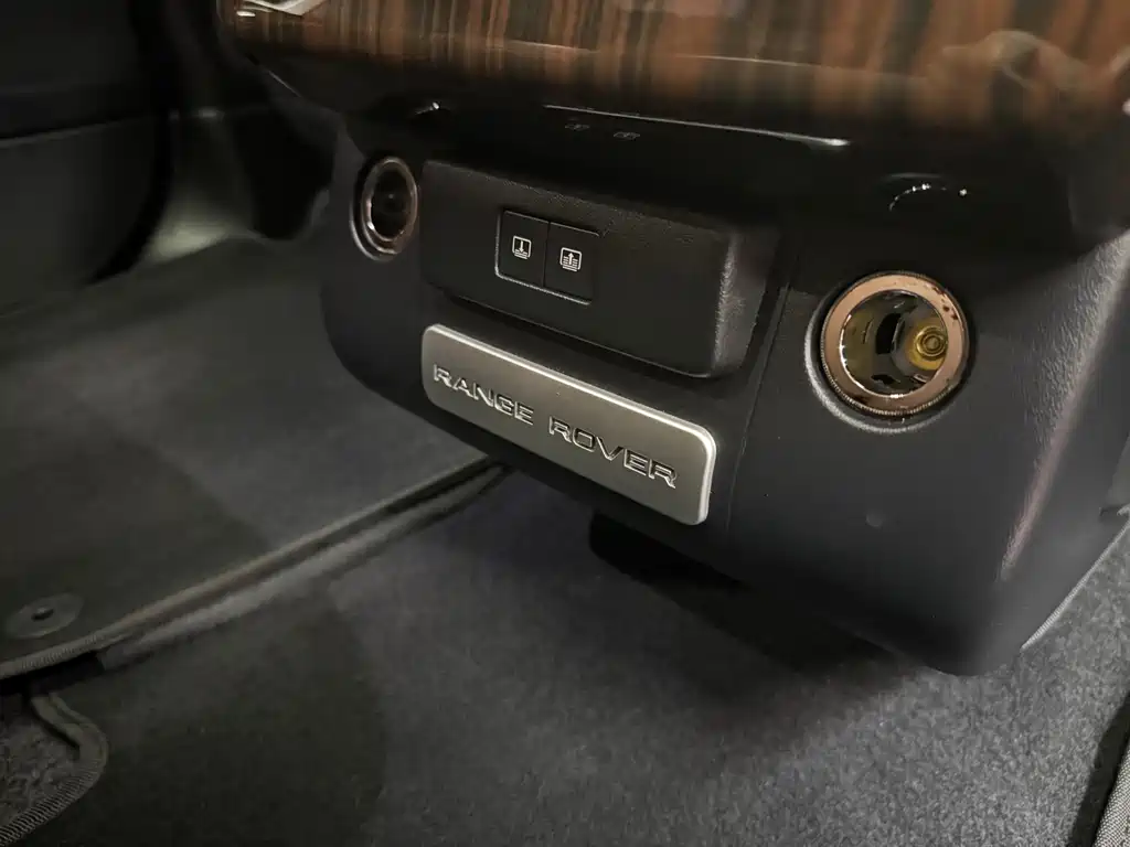 Land Rover Range Rover — миниатюра 20