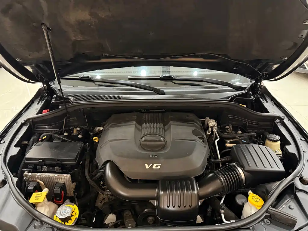Jeep Grand Cherokee (Import) — миниатюра 20