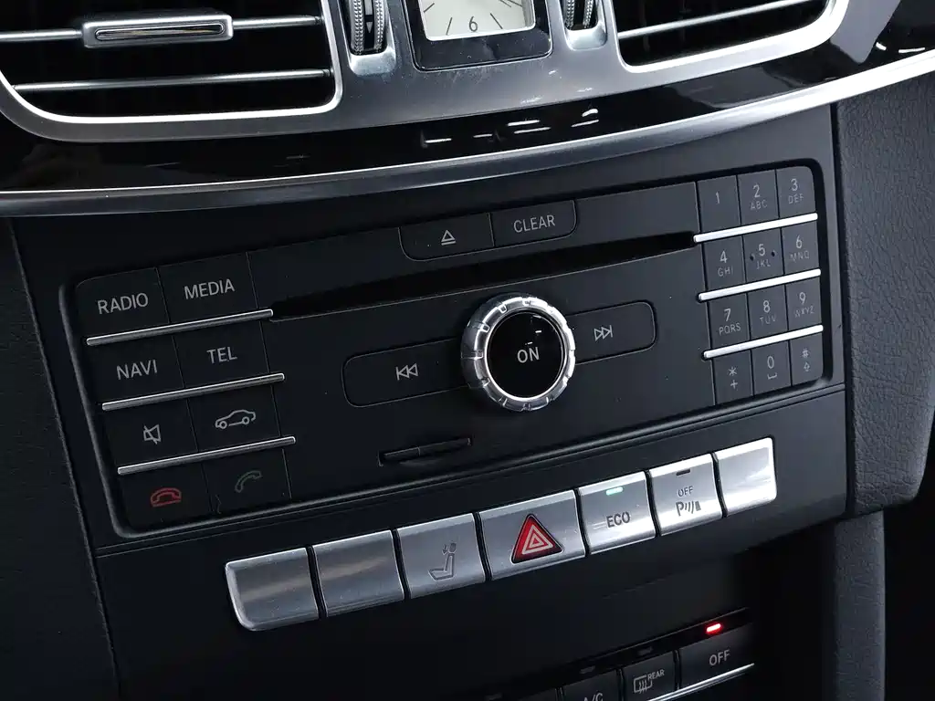Mercedes-Benz E-Class — миниатюра 15