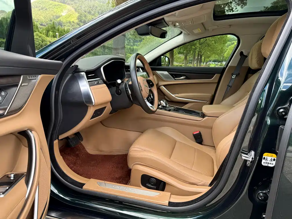 Jaguar XFL — миниатюра 9