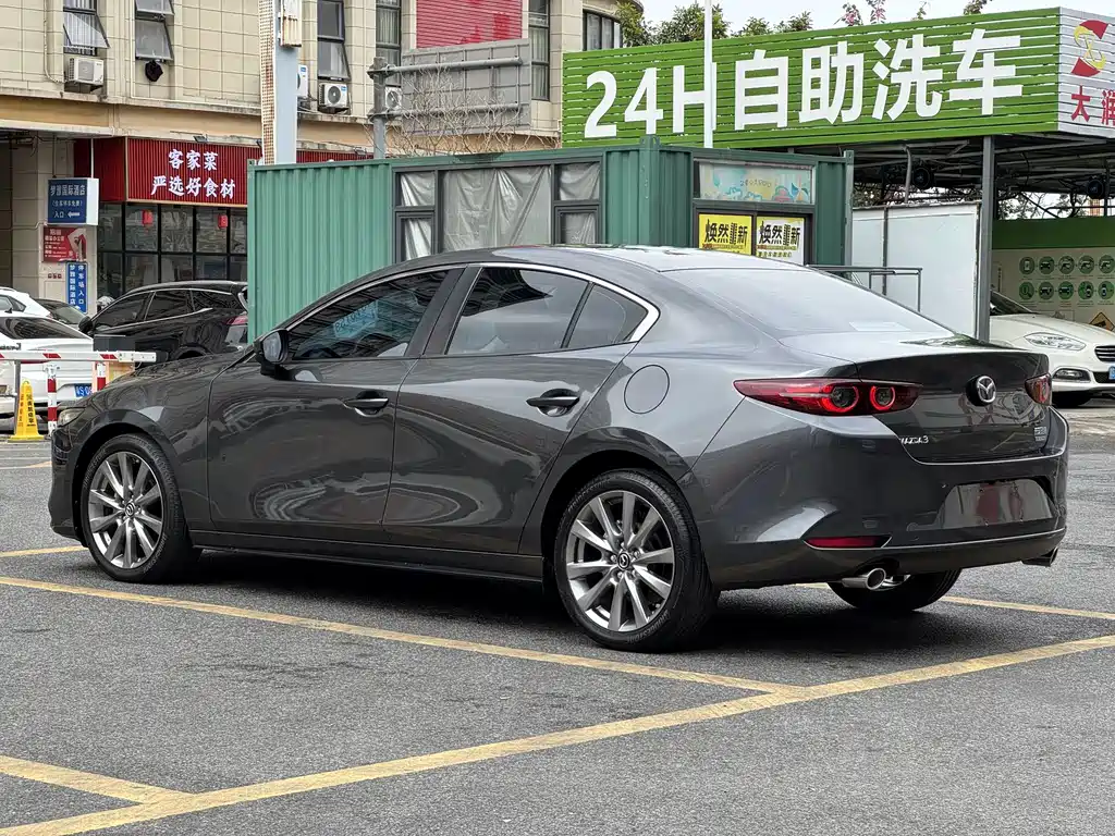 MAZDA 3 ANGKESAILA