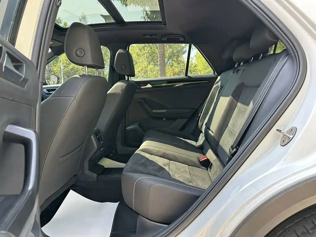 Volkswagen T-Roc — миниатюра 15