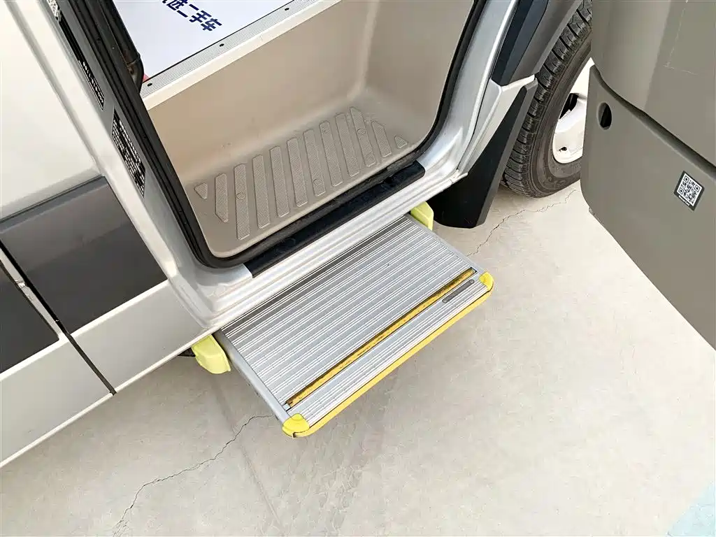 Mercedes-Benz Sprinter - фото 19