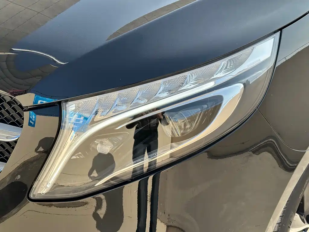 MERCEDES-BENZ V CLASS