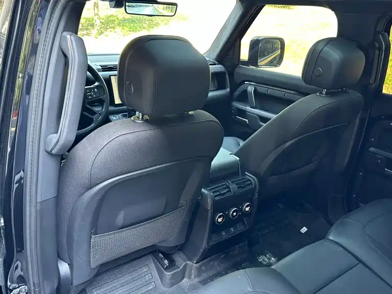 Land Rover Defender — миниатюра 13