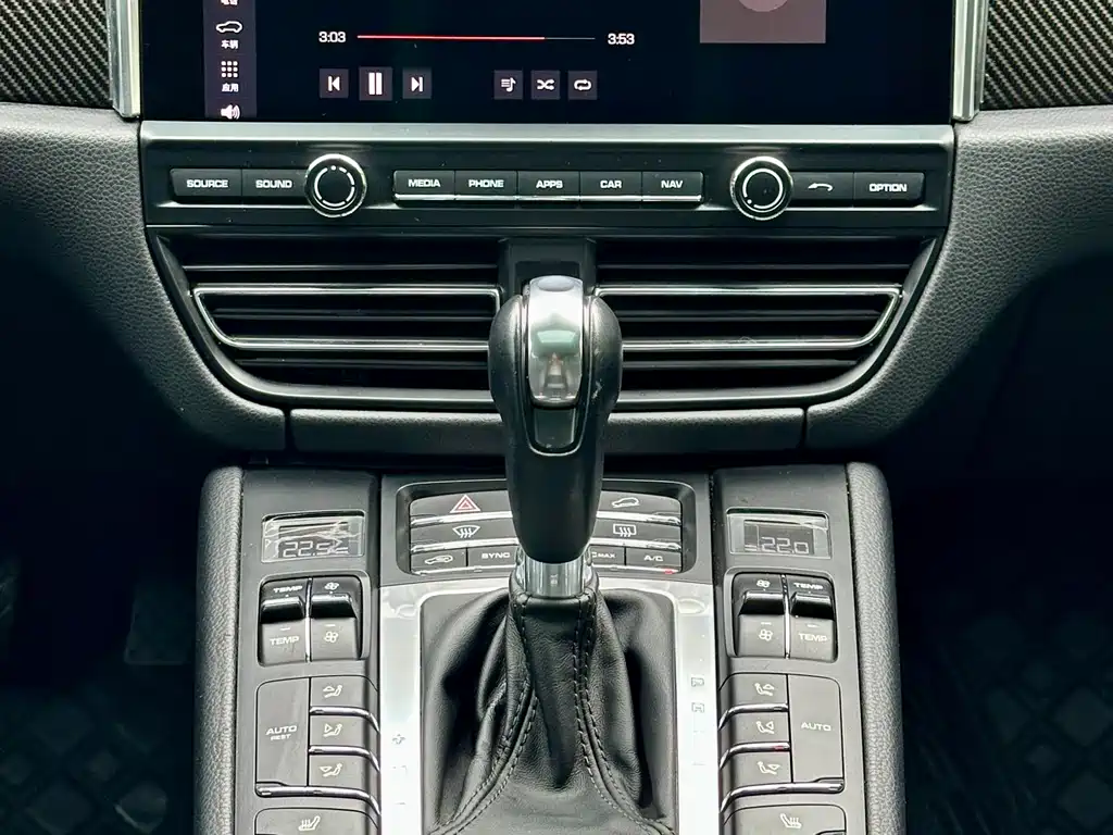 Porsche Macan - фото 14