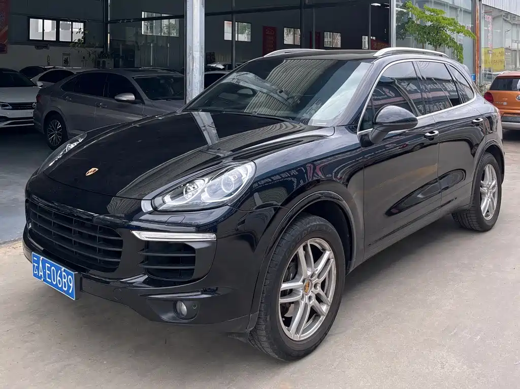 Porsche Cayenne — миниатюра 15