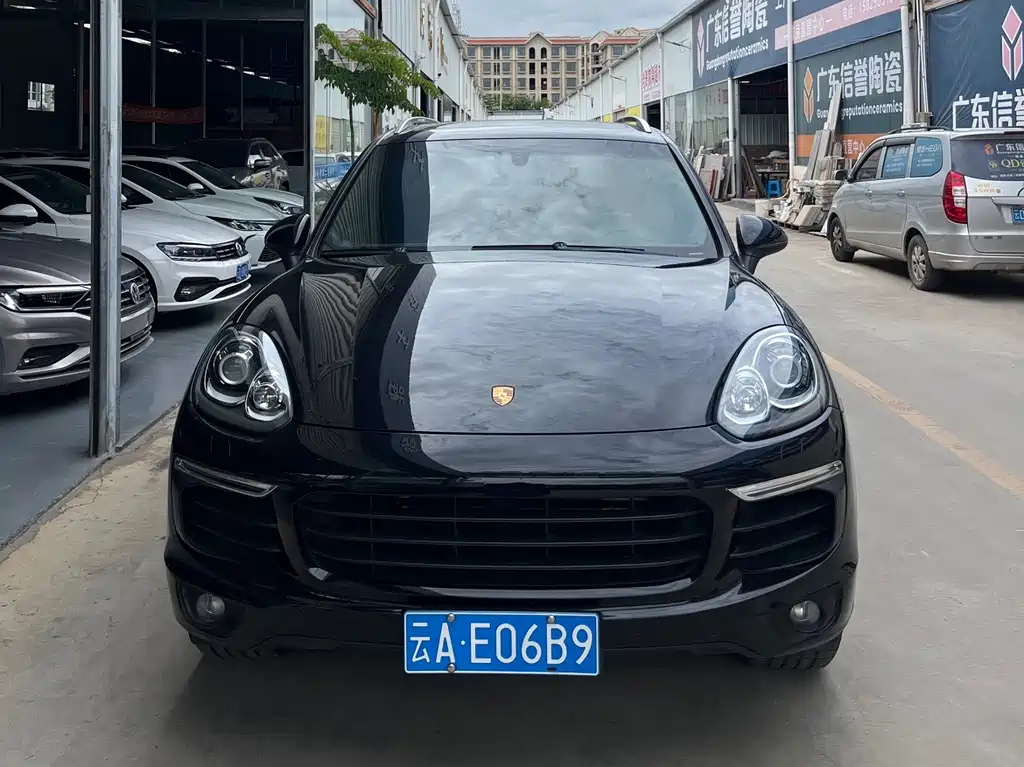 Porsche Cayenne — миниатюра 16