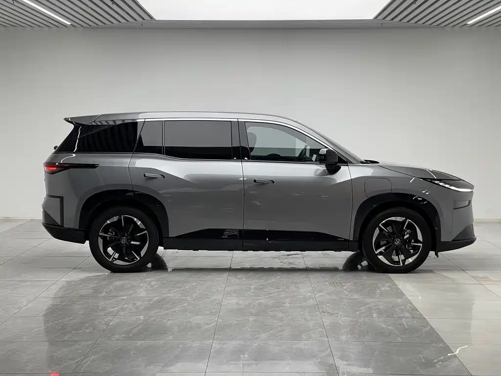 Toyota bZ3X — миниатюра 8