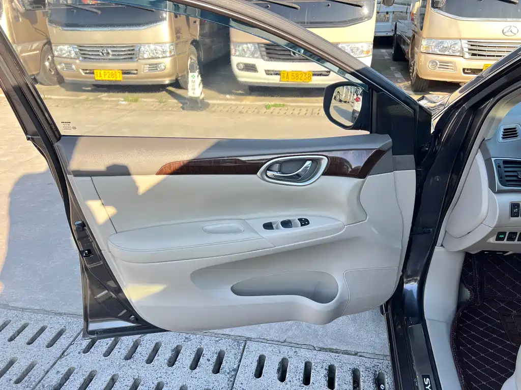 Nissan Sylphy 2012 1.6XL CVT Luxury