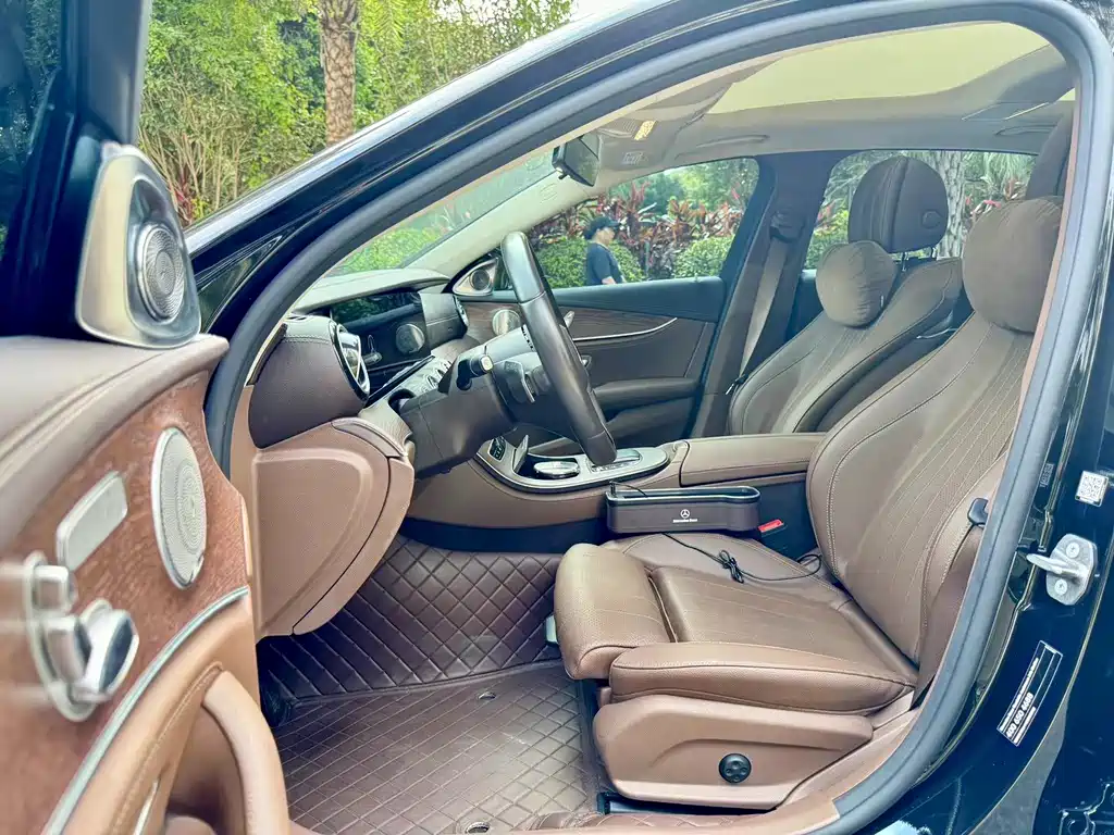 MERCEDES-BENZ E CLASS