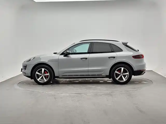 Porsche Macan — миниатюра 3