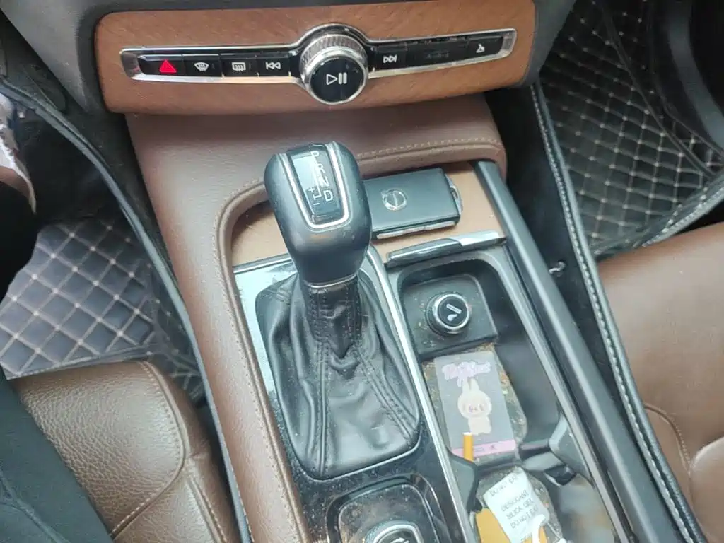 Volvo XC90 — миниатюра 14