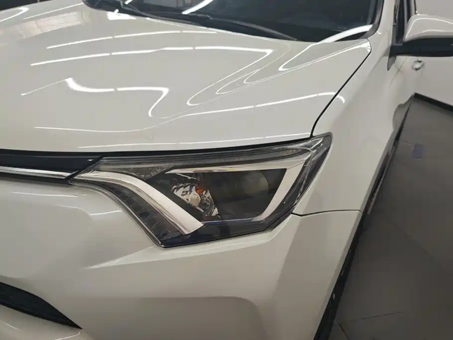 Toyota RAV4 — миниатюра 5